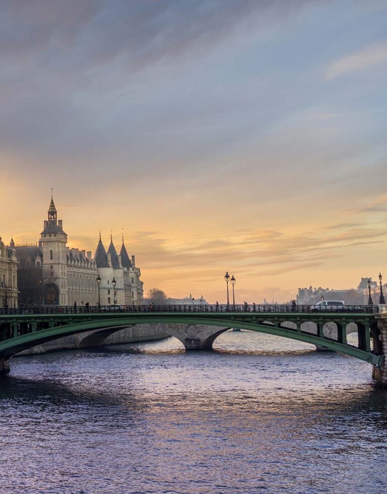 siene river in paris france