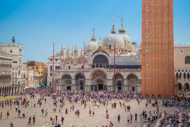 venice st marks basilica square at doges's palace tour